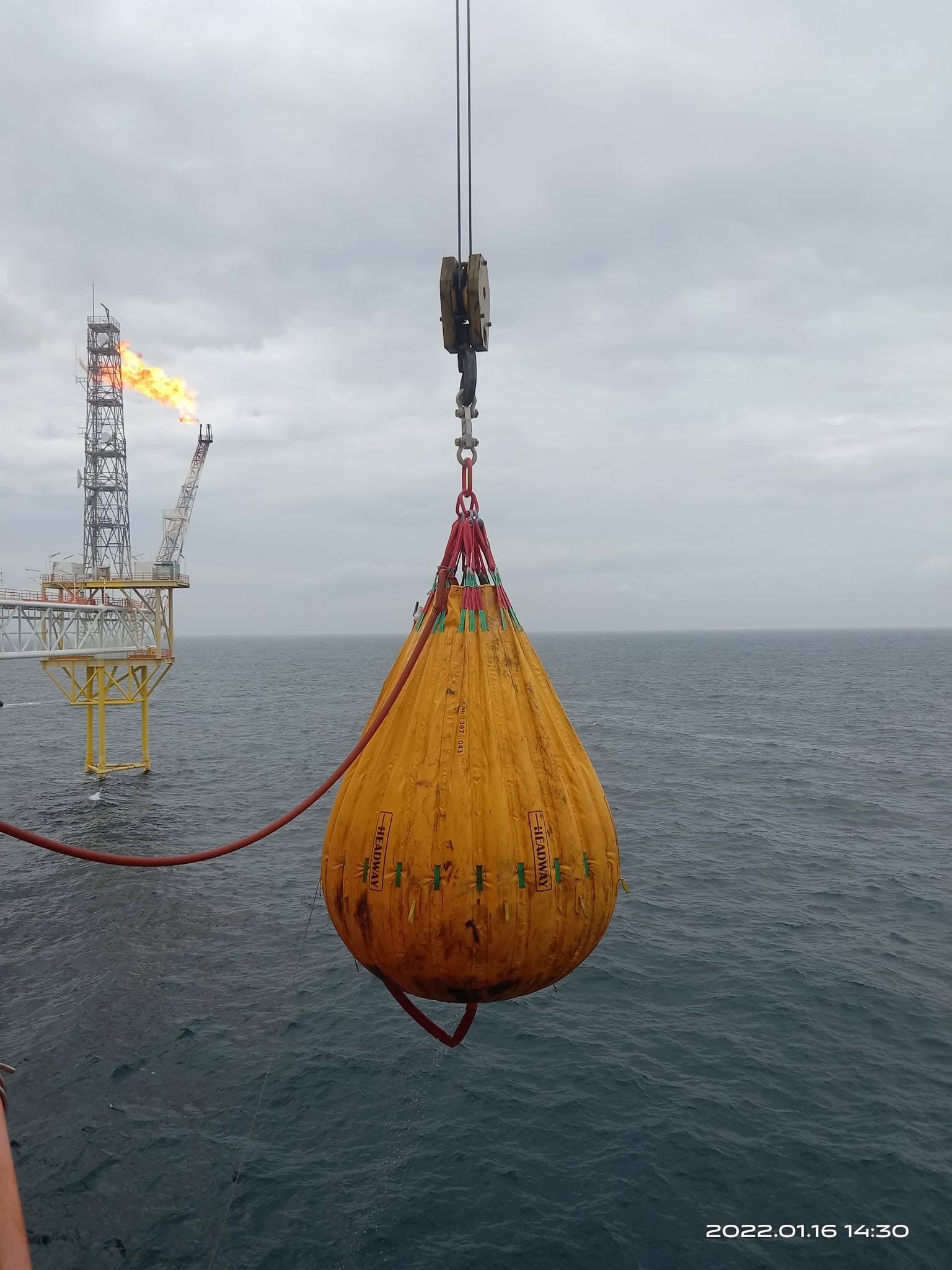 SCMIT lifting operation